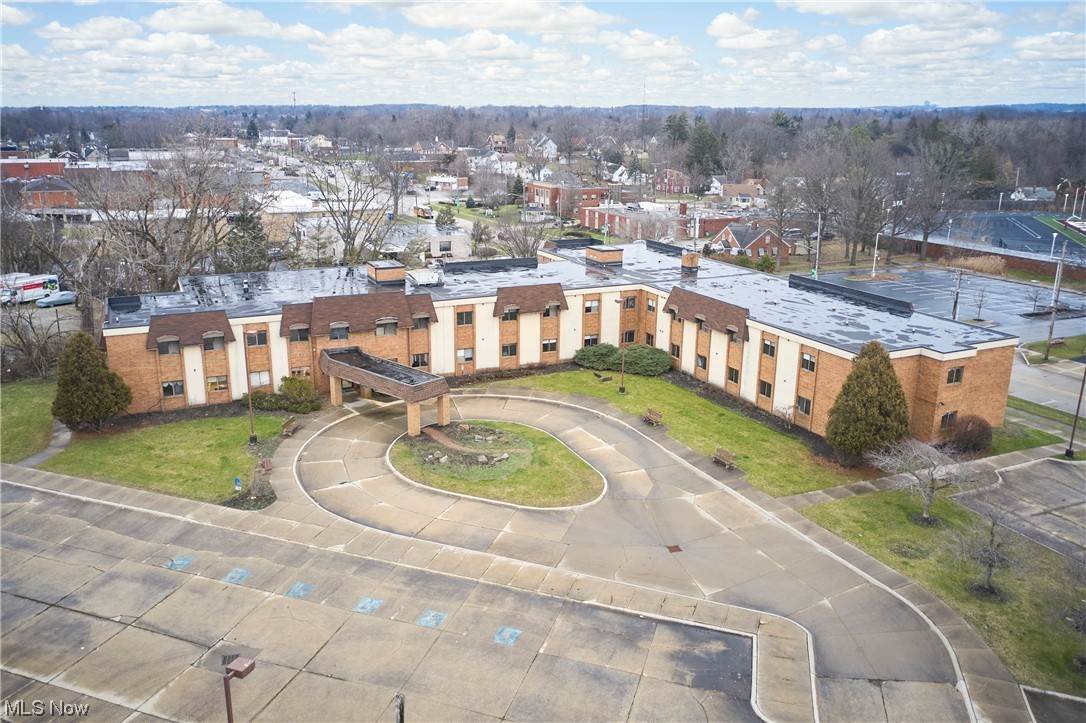Commercial for Sale at 16231 Broadway Avenue Maple Heights, Ohio 44137 United States