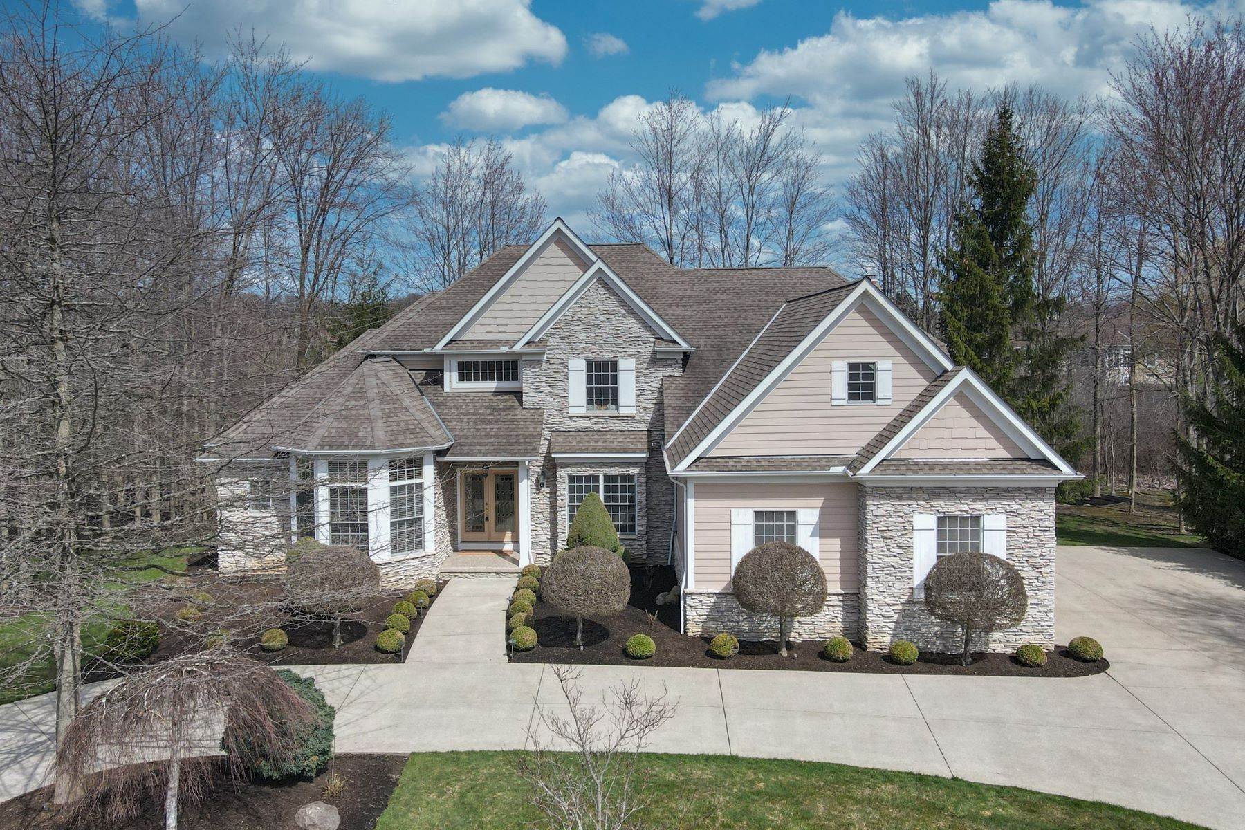 Single Family Homes for Sale at Signature of Solon II 37001 Cherrybank Drive Solon, Ohio 44139 United States